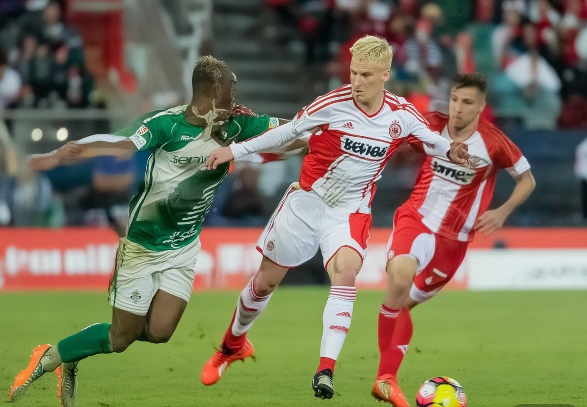 荷甲经典对决：芬洛对阵布雷达战术解析与明星表现(图2)